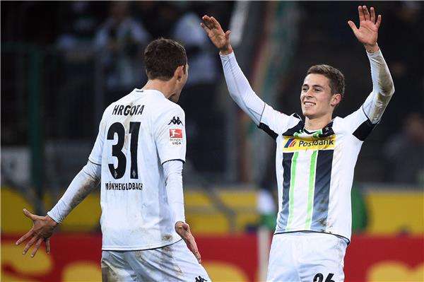 ثورجان هازارد (يمين)