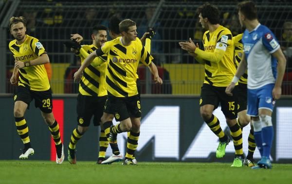 2014-12-05t202642z_1501715290_gm1eac60c8k01_rtrmadp_3_soccer-germany_reuters