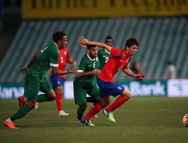 قائد كوريا الجنوبية كو جا تشيول في اللقاء الودي