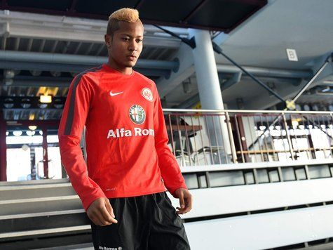 موساشي سوزوكي في أولى تدريباته مع فرانكفورت