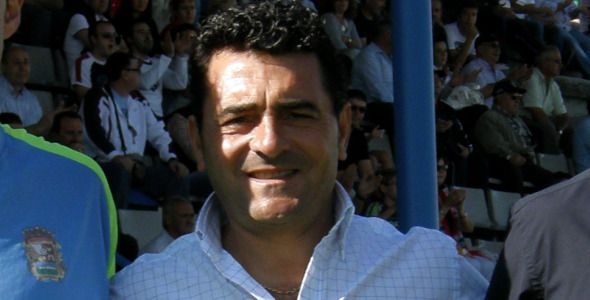 استيبان بيكر 