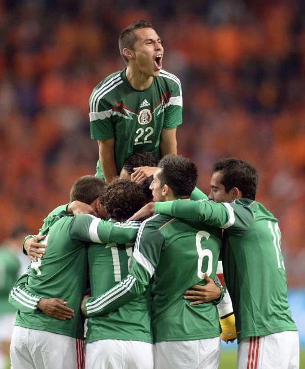 2014-11-12t195138z_1279446891_gm1eabd0amx01_rtrmadp_3_soccer-friendly-dutch_reuters