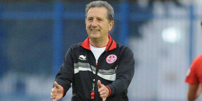 المدير الفني جورج ليكنز