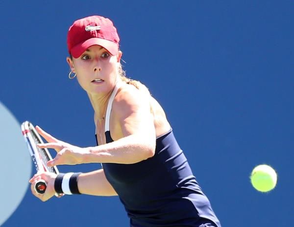 2014-08-29t192248z_1988178201_nocid_rtrmadp_3_tennis-u-s-open-safarova-vs-cornet_reuters