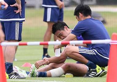 كاجاوا بعد توقفه عن التدريب بسبب الإصابة