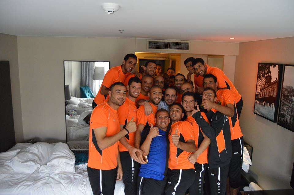 من زيارة الأمير علي للاعبي النشامى بمقر اقامتهم