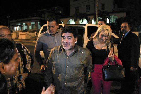 2015-01-11t011743z_1633093532_gm1eb1b0pqy01_rtrmadp_3_cuba-maradona_reuters