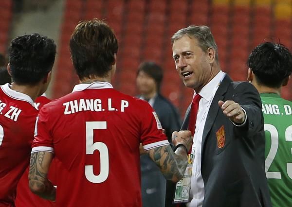 2015-01-10t112030z_433478280_sr1eb1a0vhb53_rtrmadp_3_soccer-asia_reuters