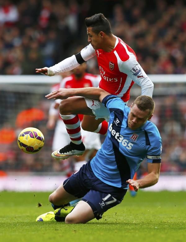 2015-01-11t140811z_499608661_lr2eb1b139c3p_rtrmadp_3_soccer-england_reuters