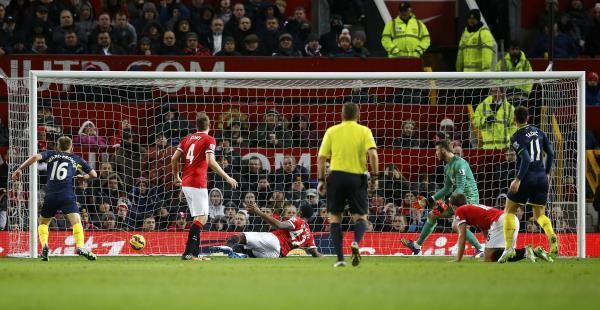 2015-01-11t173506z_1827492028_lr2eb1b1cu7bb_rtrmadp_3_soccer-england_reuters