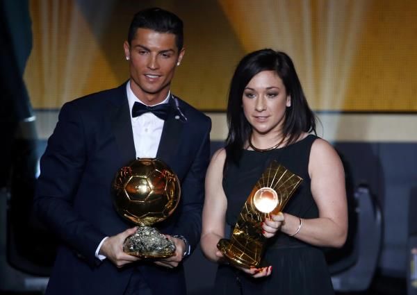 رونالدو والألمانية نادين أفضل لاعبة في العالم 
