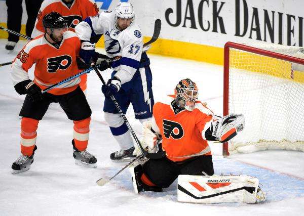 2015-01-13t031425z_1821084228_nocid_rtrmadp_3_nhl-tampa-bay-lightning-at-philadelphia-flyers_reuters