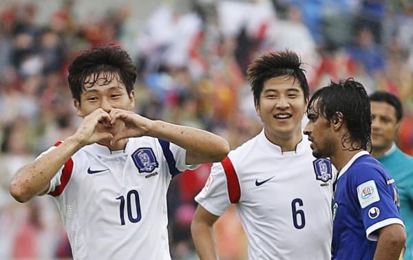 2015-01-13t081139z_723138698_sr1eb1d0mqy85_rtrmadp_3_soccer-asia_reuters