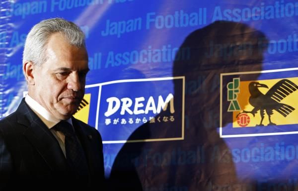 2014-12-27t110555z_758179703_gm1eacr1gsh01_rtrmadp_3_soccer-japan-aguirre_reuters