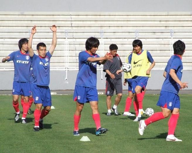 من تدريبات المنتخب الكوري الجنوبي مساء اليوم