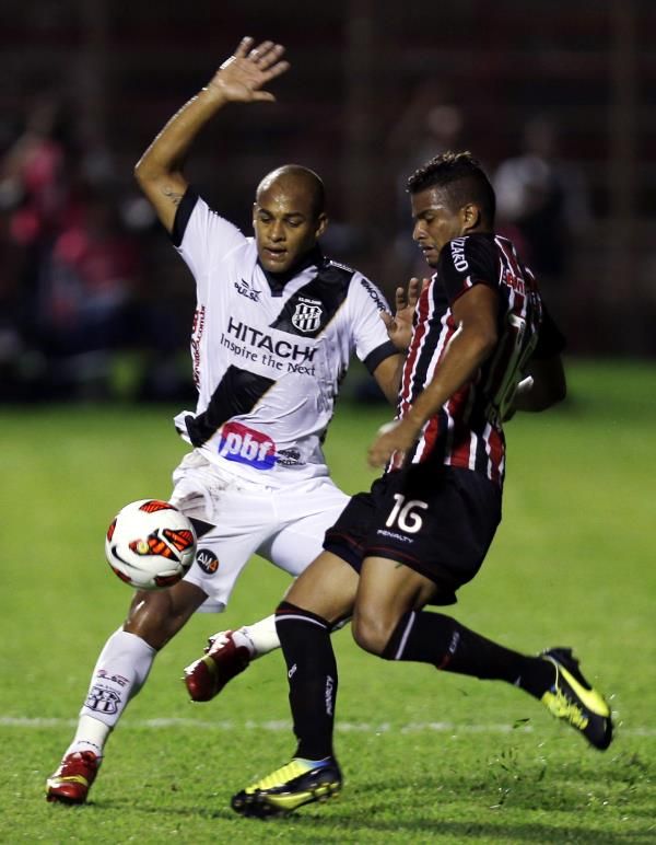 2013-11-28t015712z_1119839768_gm1e9bs0rk201_rtrmadp_3_soccer-latam-sudamericana_reuters