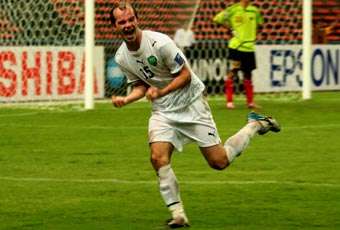 ألكسندر غينريخ حمل لواء فك حصون السنغافوريين بعد عجز زملائه