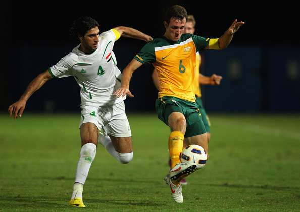 احمد ابراهيم  (يسار)