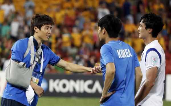 2015-01-17t112757z_1483420697_sr1eb1h0vtuqz_rtrmadp_3_soccer-asia_reuters