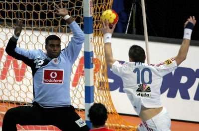 حمادة النقيب أكبر لاعبي مصر والمونديال سناً