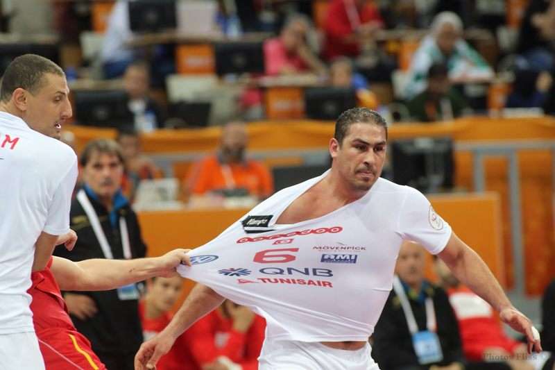 عصام تاج في المباراة الأولى ضد مقدونيا