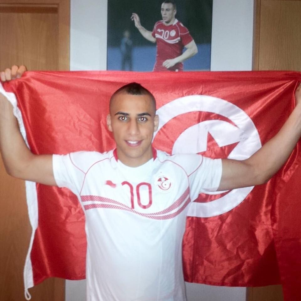   الصورة التي وضعها انيس بن حتيرة على صفحته الرسمية  