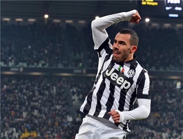  الارجنتيني كارلوس تيفيز