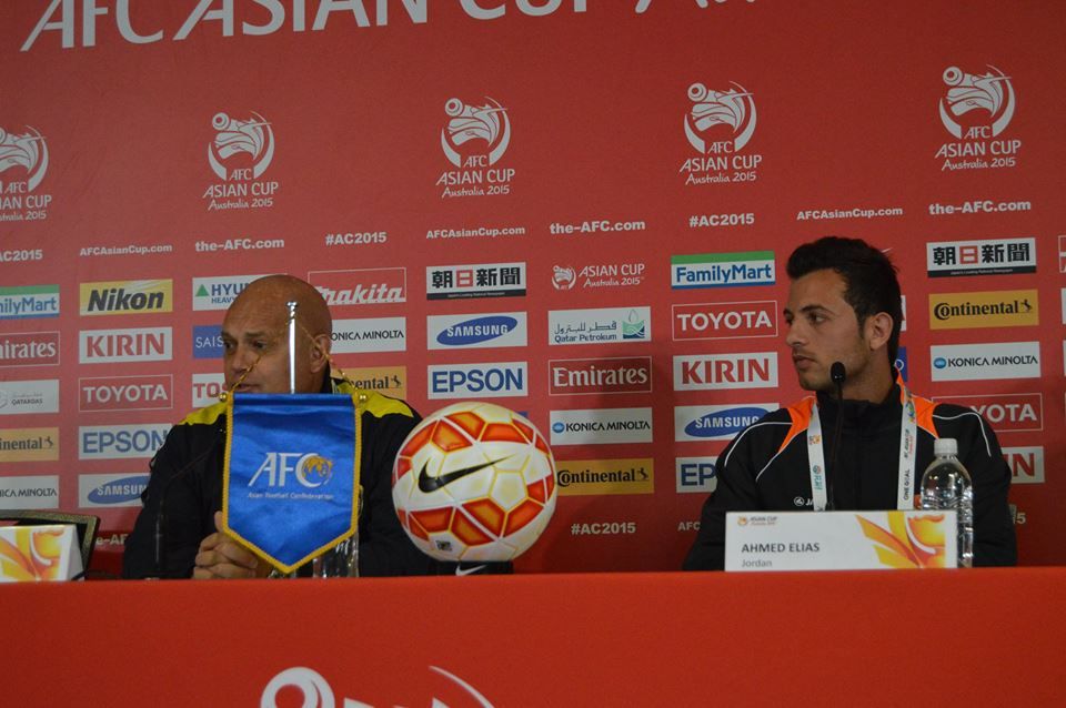 ويلكينز والياس خلال حديثهما بالمؤتمر الصحفي اليوم