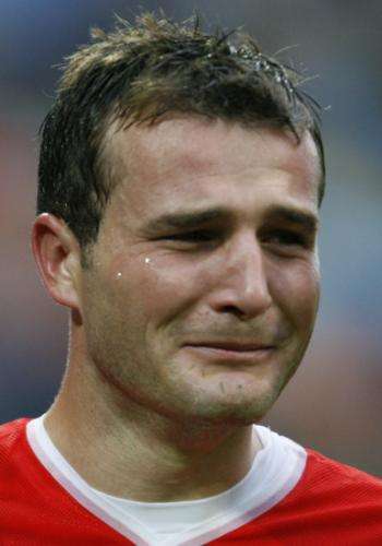 فراي يبكي لحظة خروجه بسبب الاصابة