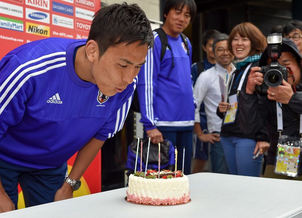 ماكوتو هاسيبي يحتفل بيوم ميلاده قبل خوض التدريبات