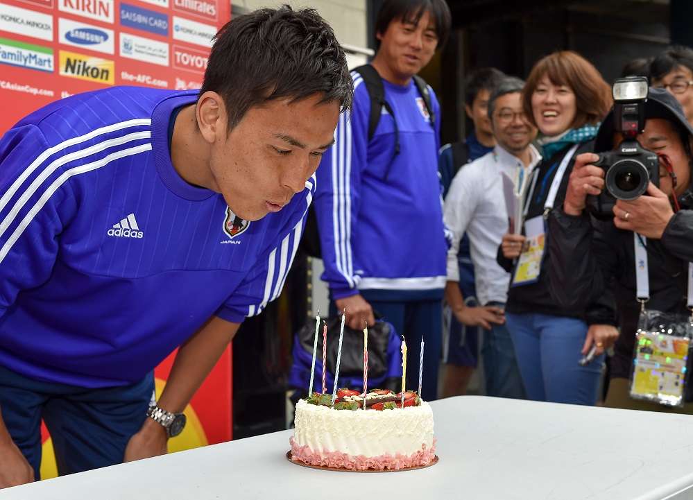 ماكوتو هاسيبي يحتفل بيوم ميلاده قبل خوض التدريبات