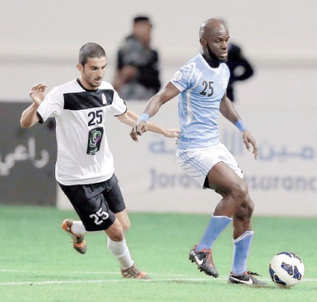 النيجيري ايمانويل "يمين"