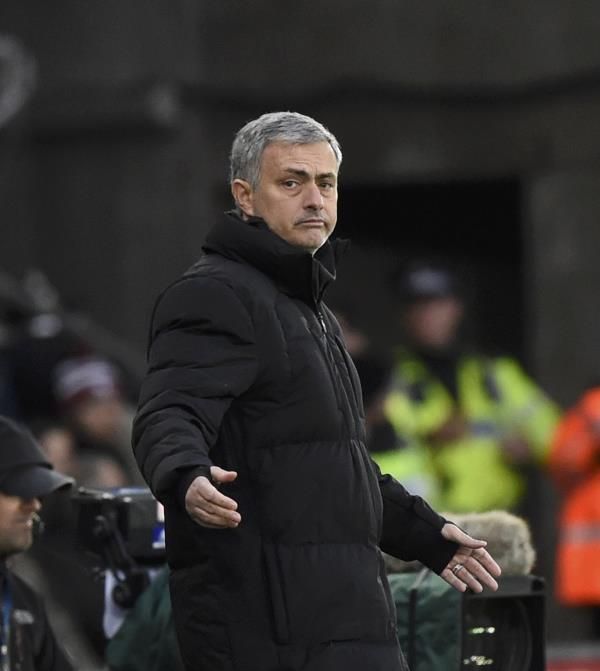 2015-01-17t154356z_599709427_lr2eb1h17oxwg_rtrmadp_3_soccer-england_reuters
