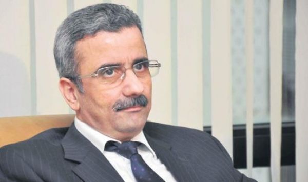  وزير الرياضة الجزائري محمد تهمي