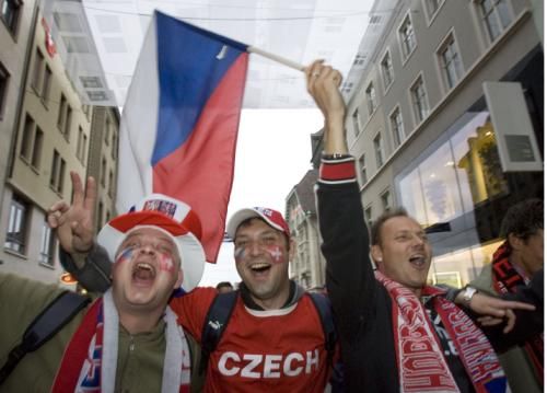 2008-06-07t182428z_01_fed17_rtrnsrp_0_soccer-euro-_reuters