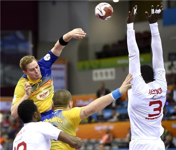 لقطة من مباراة (البوسنة والهرسك x تونس)