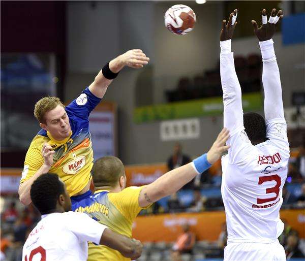 لقطة من مباراة (البوسنة والهرسك x تونس)