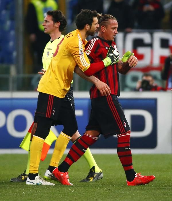 2015-01-24t215720z_1288136377_gm1eb1p0ggh01_rtrmadp_3_soccer-italy_reuters