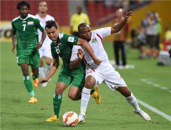  وليد سالم ( يسار )