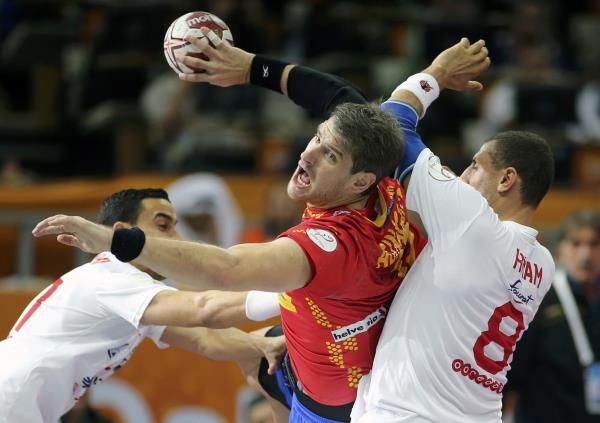 2015-01-25t191938z_1895101525_lr2eb1p1hofzs_rtrmadp_3_handball-world_reuters
