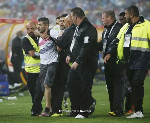 ?i=reuters%2f2015-01-26%2f2015-01-26t105906z_708587179_sr1eb1q0uhzse_rtrmadp_3_soccer-asia_reuters