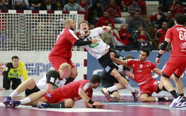 2015-01-26t165036z_1435123170_lr2eb1q1as29z_rtrmadp_3_handball-world_reuters