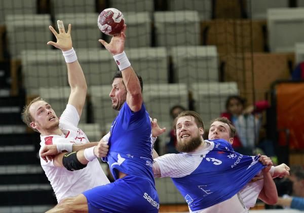 2015-01-26t200034z_1306695667_lr2eb1q1jkngm_rtrmadp_3_handball-world_reuters