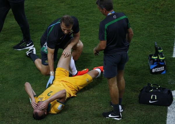 2014-06-13t231537z_654217200_tb3ea6e00l75t_rtrmadp_3_soccer-world-m04-chi-aus_reuters