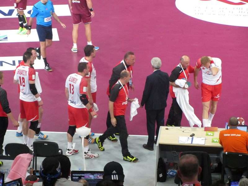 إعتراضات مدرب ولاعبي بولندا