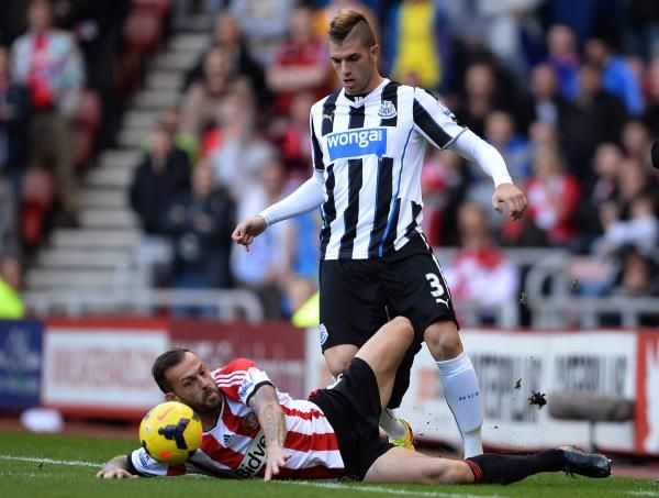 2013-10-27t134225z_234175684_gm1e9ar1o6n01_rtrmadp_3_soccer-england_reuters