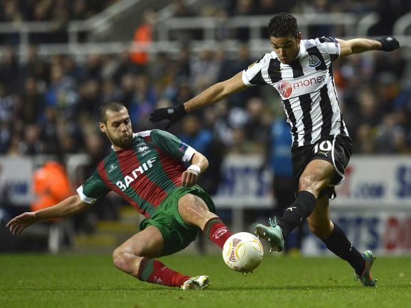 2012-11-22t210708z_1614183498_gm1e8bn0e7801_rtrmadp_3_soccer-europa_reuters