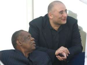 طارق بوشماوي صحبة عيسى حياتو