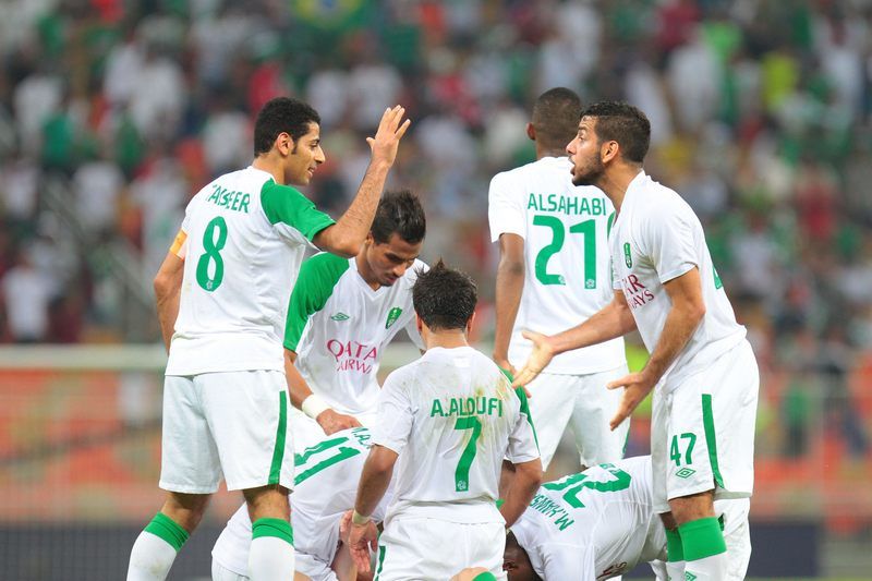 الأهلي السعودي يحتفل بفوزه على النصر