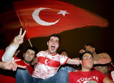 احتفالات تركية في مدينة كولون الالمانية